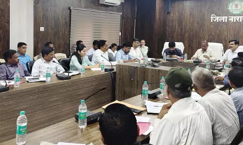 नशामुक्ति भारत अभियान के तहत् कलेक्टर ने ली समीक्षा बैठक नशामुक्ति भारत अभियान के तहत् कलेक्टर ने ली समीक्षा बैठक