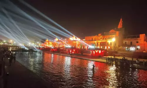 भगवान राम की नगरी अयोध्या में दिव्य होगा दीपोत्सव, घाटों पर बनाई दीप और राम मंदिर की कलाकृति