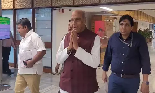 Wakf Amendment Bill 2024 पर चर्चा के लिए समिति की बैठक में विपक्षी सांसदों ने किया हंगामा Wakf Amendment Bill 2024 पर चर्चा के लिए समिति की बैठक में विपक्षी सांसदों ने किया हंगामा