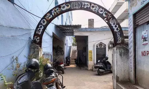 Mancherial: पंजीकरण विभाग के अधिकारियों पर भ्रष्टाचार के आरोप