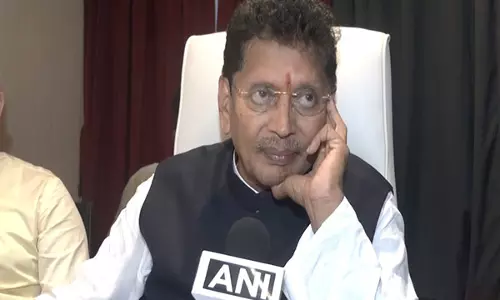 Maharashtra के मंत्री दीपक केसरकर ने नामांकन दाखिल किया