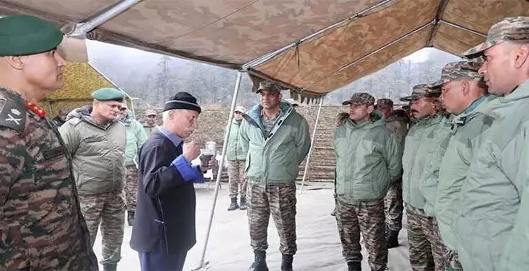 Arunachal : राज्यपाल ने तवांग में वास्तविक नियंत्रण रेखा पर सीमा चौकियों पर सैनिकों से बातचीत की