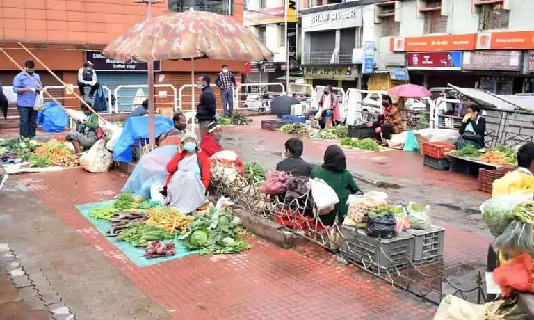 Meghalaya उच्च न्यायालय ने शिलांग में स्ट्रीट वेंडर्स के लिए नियमन का आदेश दिया