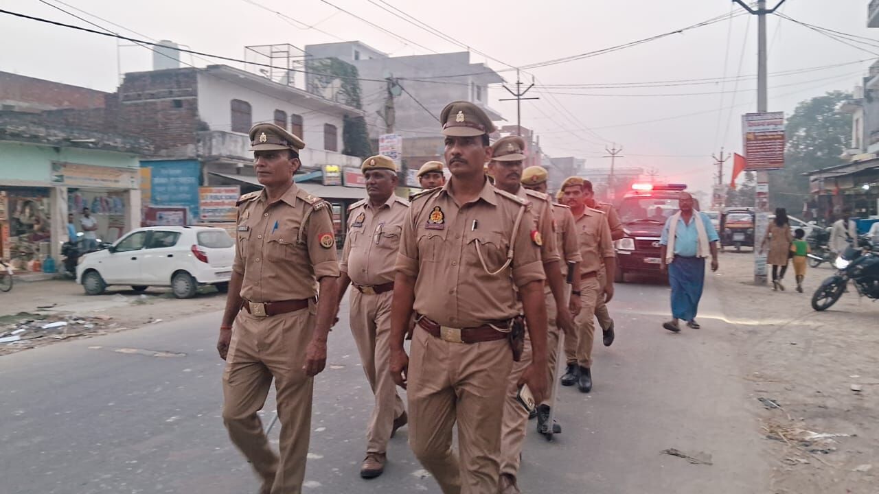 March Past कर पुलिस ने अराजक तत्वों को दिया कड़ा संदेश