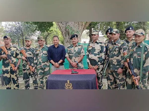 BSF ने अमृतसर और तरनतारन में 5 ड्रोन, संदिग्ध हेरोइन, पिस्तौल बरामद की