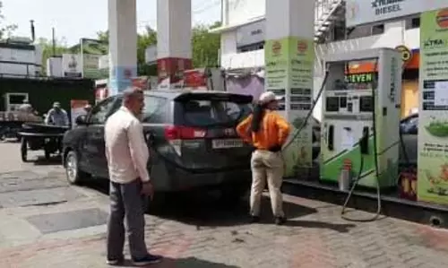 दीपावली पर देशवासियों को बड़ी सौगात, नहीं बढ़ेंगे डीजल-पेट्रोल के दाम