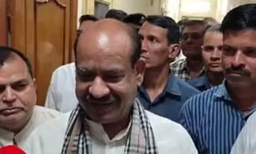 दीपावली पर घर की सफाई की तरह गली और मोहल्ले को स्वच्छ रखने का भी संकल्प लें : ओम बिरला