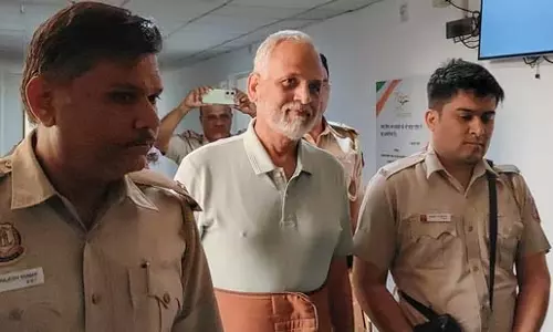 Delhi: HC ने AAP नेता सत्येन्द्र जैन के सहयोगियों को जमानत दी Delhi: HC ने AAP नेता सत्येन्द्र जैन के सहयोगियों को जमानत दी