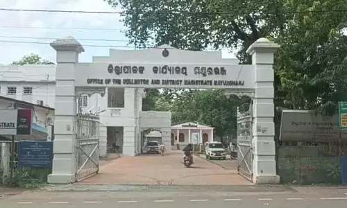 ओडिशा के मयूरभंज में 843 अधिकारियों का वेतन रोका गया