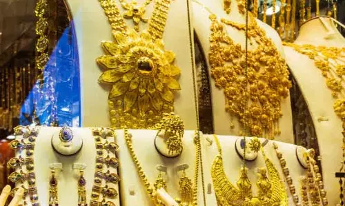 धनतेरस पर सोने की खरीदारी में क्यों आई गिरावट? 20,000 करोड़ रुपये का बिका धनतेरस पर सोने की खरीदारी में क्यों आई गिरावट? 20,000 करोड़ रुपये का बिका