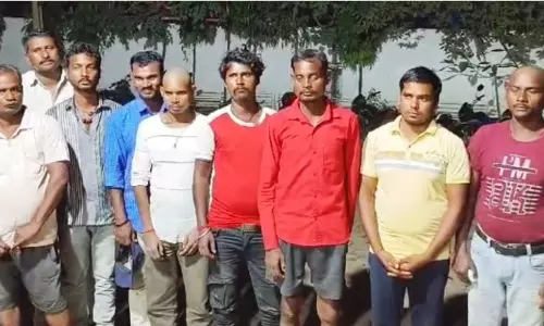 पुलिस रेड में 2 गांवों से 26 जुआरी गिरफ्तार