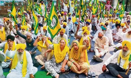 अराजकता के लिए केंद्र और राज्य जिम्मेदार: Farmers अराजकता के लिए केंद्र और राज्य जिम्मेदार: Farmers