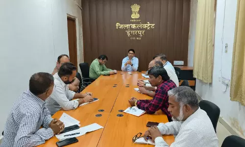 Dungarpur: दीपावली पर आवश्यक सेवाओं से जुड़े विभाग रहे अलर्ट- जिला कलक्टर अंकित कुमार सिंह