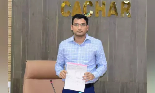 Assam के कछार प्रशासन ने मतदाता सूची का मसौदा जारी किया Assam के कछार प्रशासन ने मतदाता सूची का मसौदा जारी किया