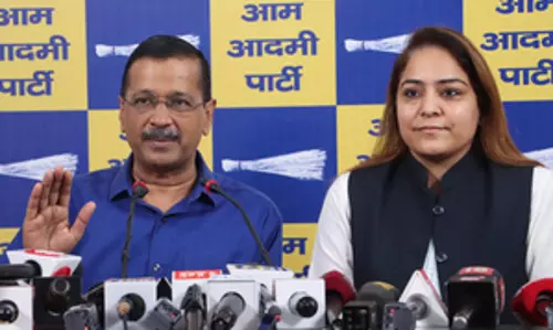 अरविंद केजरीवाल ने सफाई कर्मचारियों को दी बधाई, कहा - 18 साल में पहली बार समय से पहले आई सैलरी अरविंद केजरीवाल ने सफाई कर्मचारियों को दी बधाई, कहा - 18 साल में पहली बार समय से पहले आई सैलरी