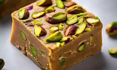 Diwali के लिए घर पर बनाएं शुगर फ्री पिन्नी सूजी