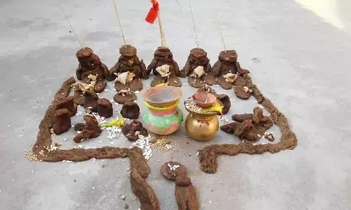 बचे हुए गोबर का उपयोग गोवर्धन पूजा के अगले दिन करे बचे हुए गोबर का उपयोग गोवर्धन पूजा के अगले दिन करे