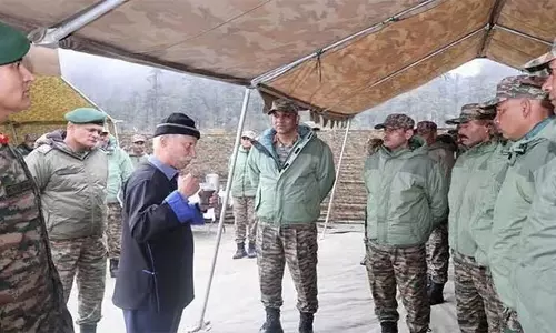 Arunachal के राज्यपाल ने सीमा चौकियों का दौरा किया Arunachal के राज्यपाल ने सीमा चौकियों का दौरा किया