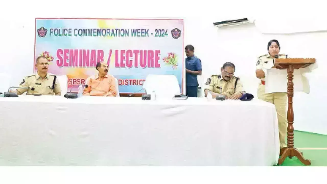 Andhra Pradesh: युवाओं को गांजा से दूर रहने का आह्वान Andhra Pradesh: युवाओं को गांजा से दूर रहने का आह्वान
