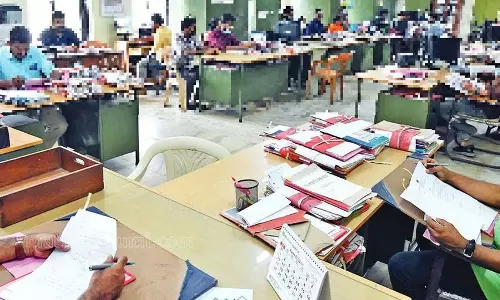 Kerala ने सरकारी कार्यालयों में व्यवधानकारी सभाओं पर प्रतिबंध लगाने का आदेश जारी किया
