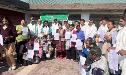 Dharamshala में स्ट्रीट वेंडर्स को उत्पाद बेचने के लिए स्थायी स्थान मिला Dharamshala में स्ट्रीट वेंडर्स को उत्पाद बेचने के लिए स्थायी स्थान मिला