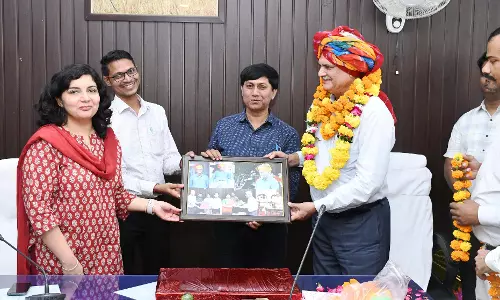 Madhopur: अतिरिक्त जिला कलेक्टर जगदीश आर्य के सेवानिवृत्त होने पर दी भाव पूर्ण विदाई