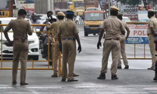 दीपावली से पहले कोयंबटूर पुलिस हाई अलर्ट पर दीपावली से पहले कोयंबटूर पुलिस हाई अलर्ट पर
