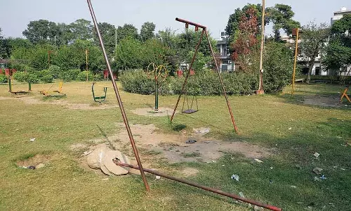 Jalandhar: अधिकांश पार्क उपेक्षा की तस्वीर