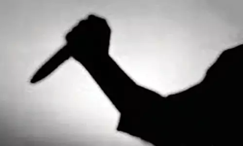 Tirunelveli: समूह संघर्ष में एक व्यक्ति की चाकू घोंपकर हत्या, 5 अन्य घायल Tirunelveli: समूह संघर्ष में एक व्यक्ति की चाकू घोंपकर हत्या, 5 अन्य घायल