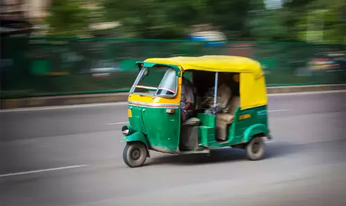 Tripura : ऑटोरिक्शा चालक ने इंजीनियर को नशीला पदार्थ खिलाकर पीटा Tripura : ऑटोरिक्शा चालक ने इंजीनियर को नशीला पदार्थ खिलाकर पीटा