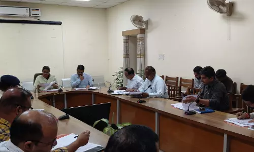 SriGanganagar: मुख्य चौराहों पर ट्रैफिक लाइट का संचालन सड़क सुरक्षा समिति की बैठक