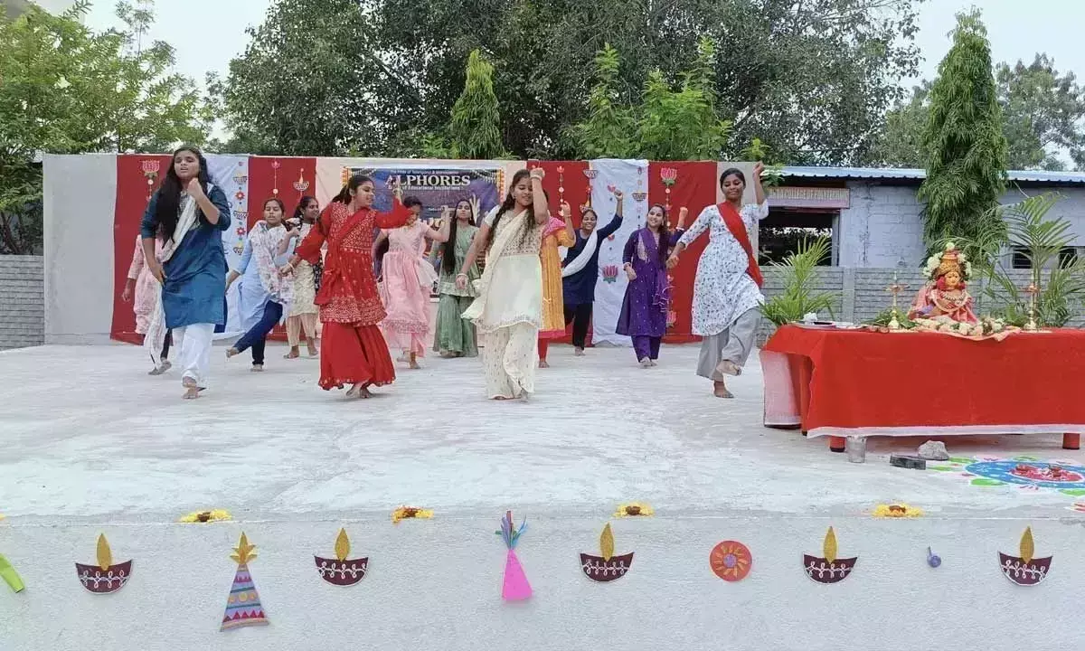 Telangana: अल्फोर्स स्कूल में दिवाली समारोह Telangana: अल्फोर्स स्कूल में दिवाली समारोह