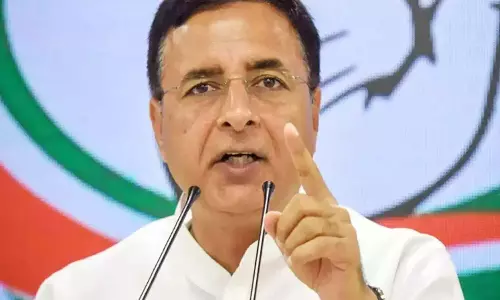 पंजाब, हरियाणा के किसानों को सुनियोजित साजिश के तहत दंडित: Surjewala पंजाब, हरियाणा के किसानों को सुनियोजित साजिश के तहत दंडित: Surjewala