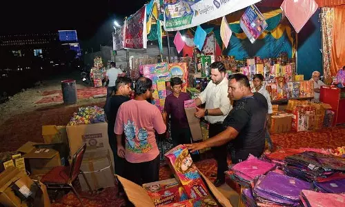 बारूद के ढेर पर बैठी कुराली MC के पास नहीं, फायर स्टेशन