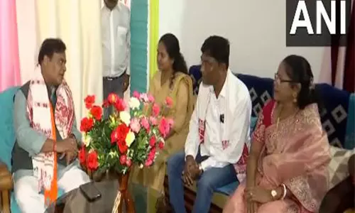 चाईबासा उम्मीदवार पर आपत्तियों को दूर करने के लिए हिमंत सरमा ने BJP कार्यकर्ताओं से मुलाकात की
