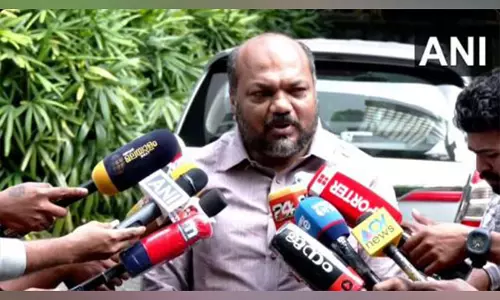 Kerala: कासरगोड मंदिर में आतिशबाजी दुर्घटना के बाद आठ लोगों की हालत गंभीर Kerala: कासरगोड मंदिर में आतिशबाजी दुर्घटना के बाद आठ लोगों की हालत गंभीर