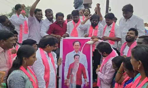 BRS ने करीमनगर में बिजली दरों में बढ़ोतरी को रोकने में पार्टी की जीत का जश्न मनाया BRS ने करीमनगर में बिजली दरों में बढ़ोतरी को रोकने में पार्टी की जीत का जश्न मनाया