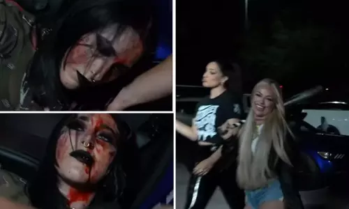 Liv Morgan और रेकल रोड्रिगेज ने रिया रिप्ले पर बेसबॉल बैट से किया हमला, हुई लहूलुहान