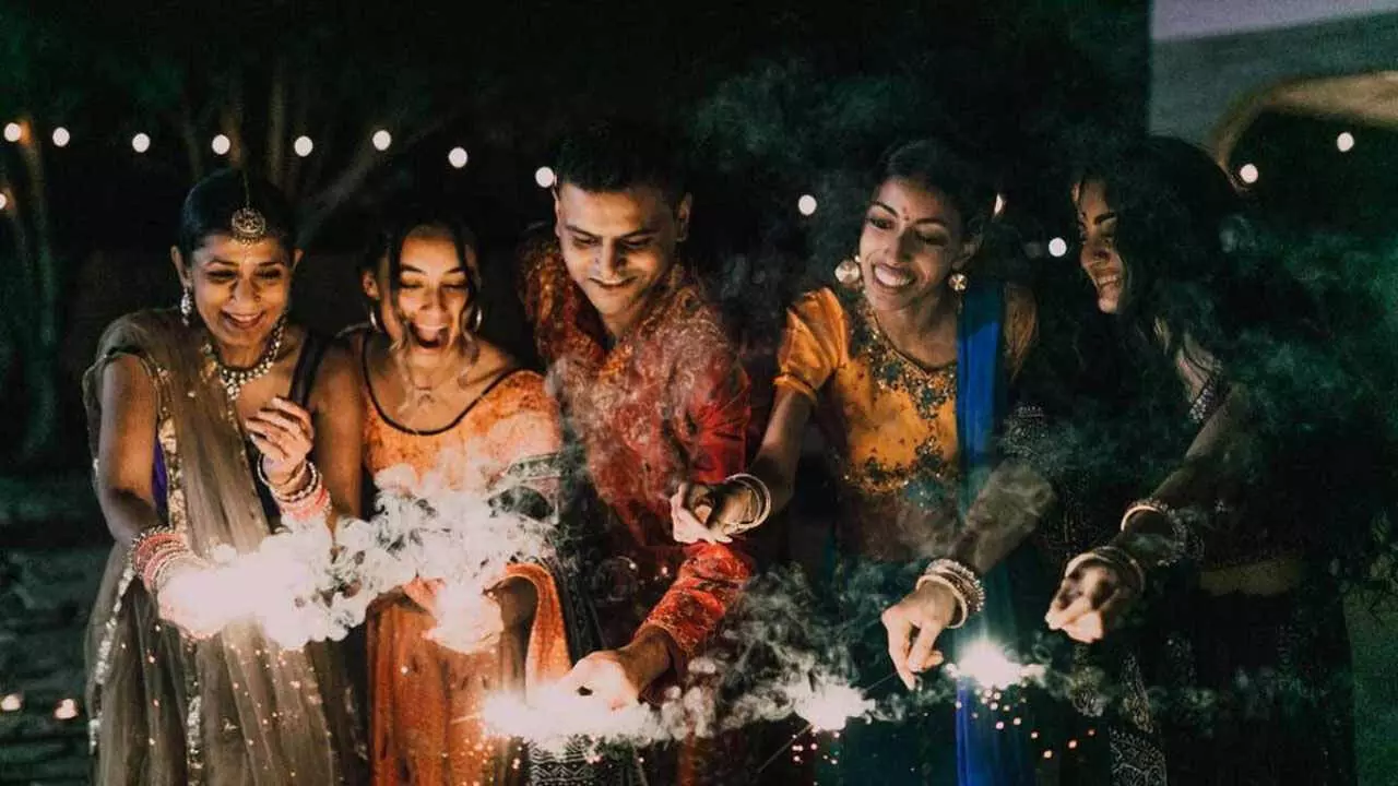 Diwali celebration के लिए बेस्ट हैं ये 5 बॉलीवुड गाने