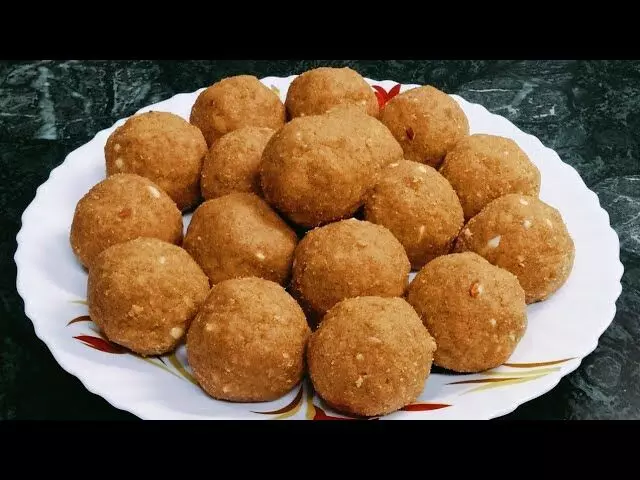 Sugar free suji pinni से करें मेहमानों का स्वागत