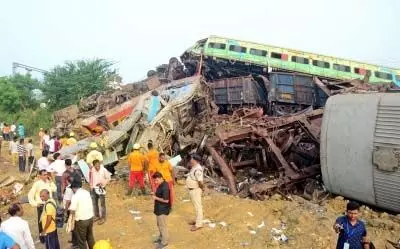 बालासोर तिहरा रेल हादसा: सिग्नल स्टाफ यूनियन ने तीन यात्रियों का किया स्वागत