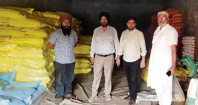 Punjab: कृषि टीमों ने उर्वरक गोदामों का निरीक्षण किया