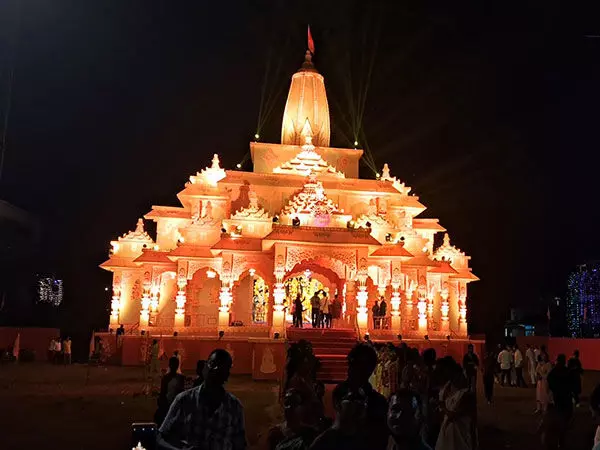 करीमगंज में राम मंदिर थीम वाले पंडाल के साथ मनाई गई काली पूजा और Diwali