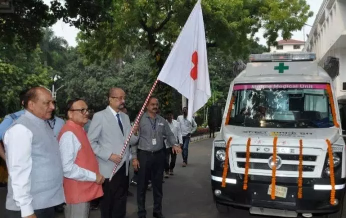 CG: राज्यपाल ने रेडक्रॉस की मोबाइल मेडिकल यूनिट का शुभारंभ किया