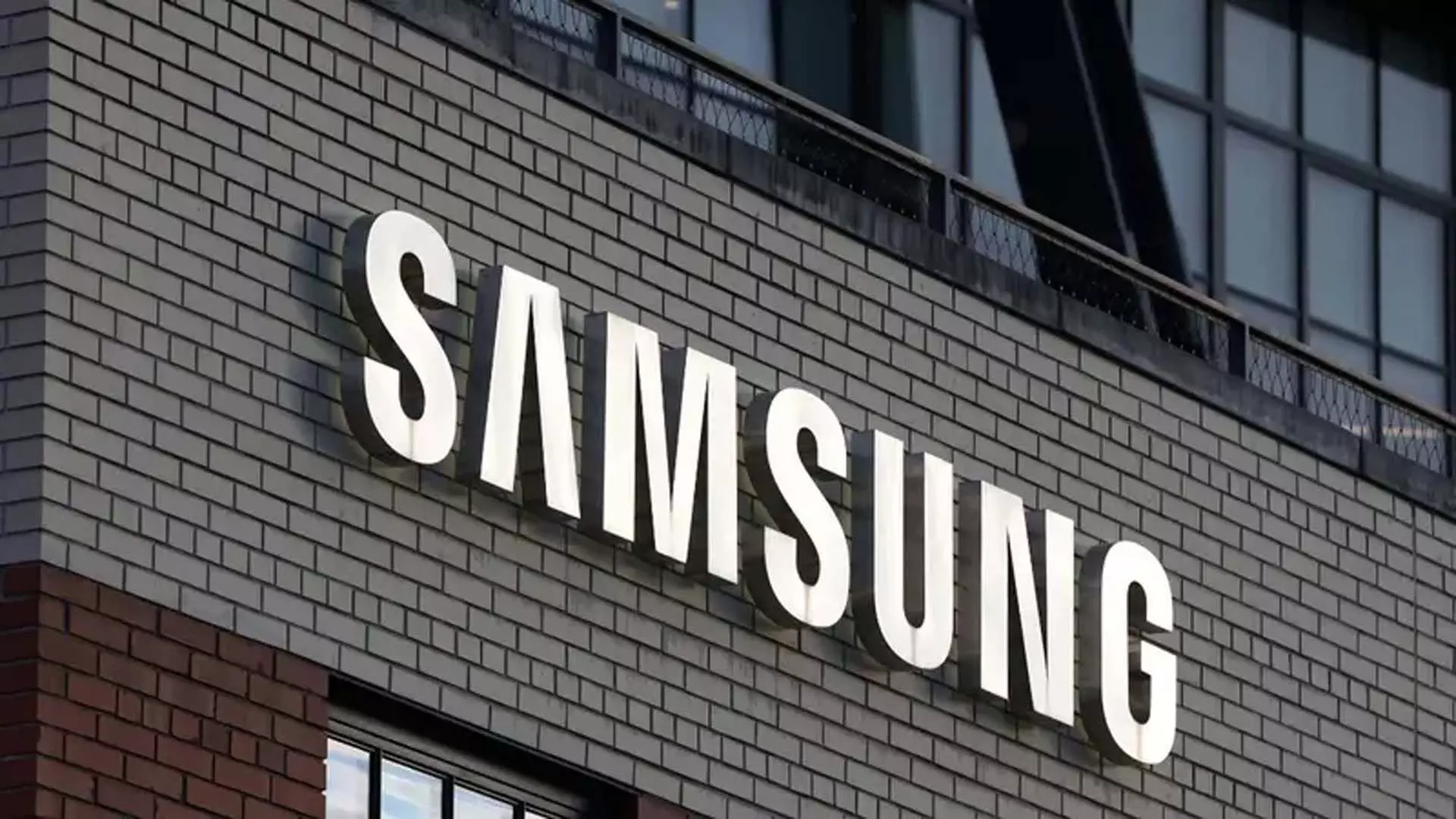 Samsung बग के कारण गैलेक्सी फोन और स्मार्टवॉच हैक होने का खतरा