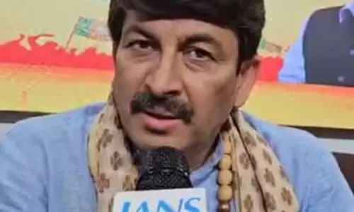 दिल्ली सरकार ने आयुष्मान भारत योजना को रोककर बुजुर्गों को स्वास्थ्य सेवा लेने से रोका : मनोज तिवारी दिल्ली सरकार ने आयुष्मान भारत योजना को रोककर बुजुर्गों को स्वास्थ्य सेवा लेने से रोका : मनोज तिवारी
