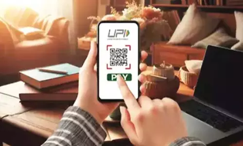 UPI भुगतान बढ़ने के कारण सितंबर में डेबिट कार्ड आधारित लेनदेन में 8% की गिरावट UPI भुगतान बढ़ने के कारण सितंबर में डेबिट कार्ड आधारित लेनदेन में 8% की गिरावट