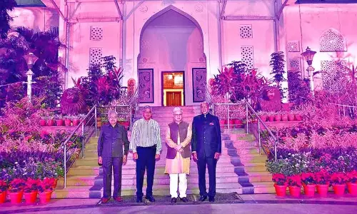 Telangana: स्तन कैंसर जागरूकता के लिए राजभवन को गुलाबी रंग से रोशन किया गया