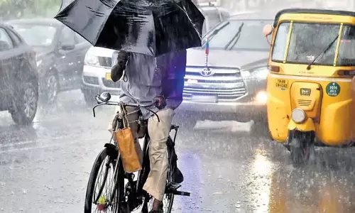 चेन्नई में भारी बारिश, 31 अक्टूबर को 15 जिलों में बारिश का अलर्ट चेन्नई में भारी बारिश, 31 अक्टूबर को 15 जिलों में बारिश का अलर्ट