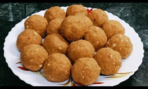Sugar free suji pinni से करें मेहमानों का स्वागत Sugar free suji pinni से करें मेहमानों का स्वागत